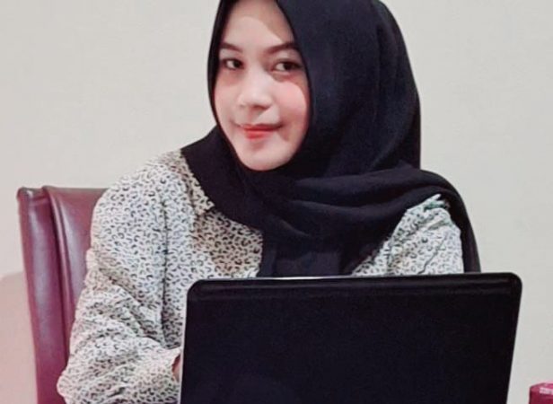 KOMISARIS : SYIFA AMALIA NURHALIZAH